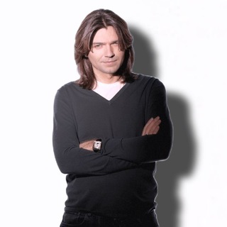ДМИТРИЙ МАЛИКОВ √