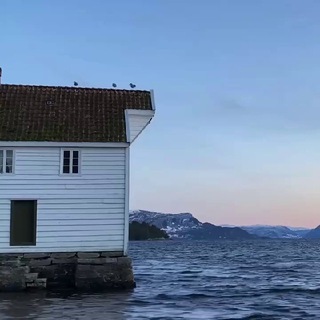 ДОМИК У ОЗЕРА