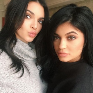 KENDALL & KYLIE JENNER