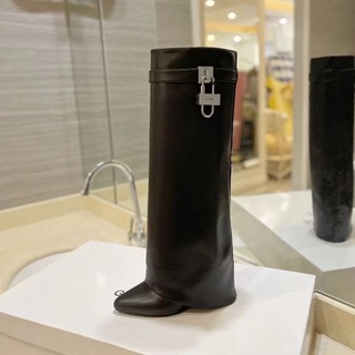 BRAND-IN TREND