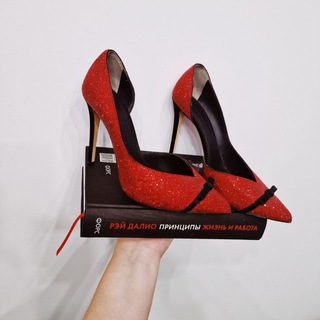BOOKS & SHOES