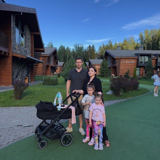 LITTLE SISTER FAMILY