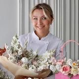 КРЕМОВЫЕ И ЗЕФИРНЫЕ ЦВЕТЫ С ЕЛЕНОЙ ТУГАНОВОЙ