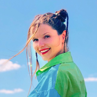 КРИСТИНА DESIGN.KRISTALL ШКОЛА ДИЗАЙНА • КУРСЫ ПО ИНФОГРАФИКЕ ДЛЯ WILDBERRIES И OZON • КАРТОЧКИ ДЛЯ МАРКЕТПЛЕЙСОВ • ГРАФИЧЕСКИ