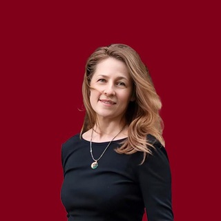 АННА ЛЕОНА