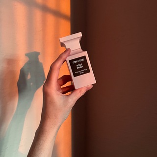 REDHEAD • SMELLS