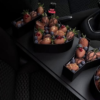 СТИКЕРЫ И GIF