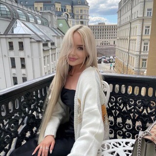 ВИКТОРИЯ РАЗДАЁТ 
