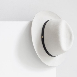 WHITE FASHION BLOG