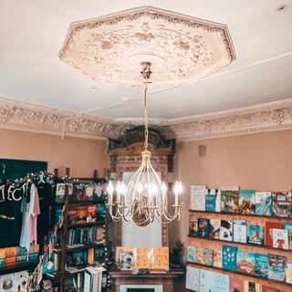 КНИЖНЫЙ «ЧАРЛИ»